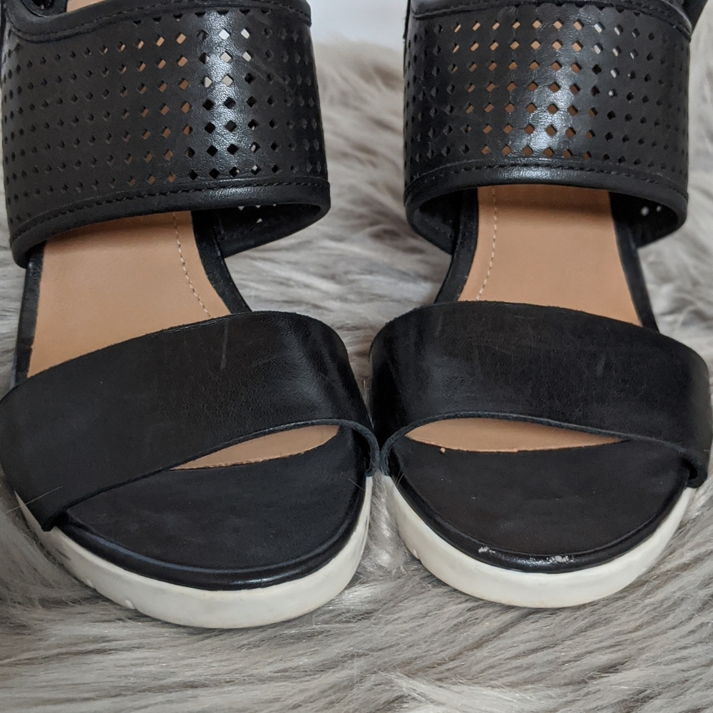 Clark's Black and White Heels - Picture 7 of 8